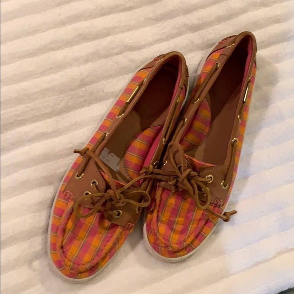 Coach Women’s top sliders. Size 9M. Fun colors!​​​​​​​​​​​​​​​​​​​​​​​
